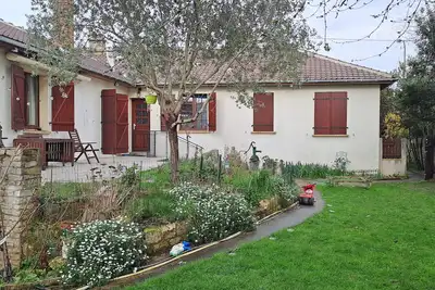 Image de Large House With Garden Close Olympics and Paris