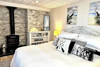 Image de Buffalo Lake • Lakefront • Sunroom • KingBD