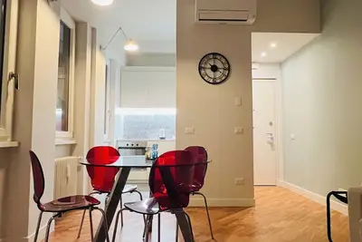 Image de Archimedes 35. One step away from downtown.