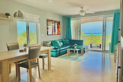 Image de Extra spacious condo 5min from pristine beach