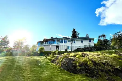 Image de Oceana Acres! Mountain top ocean view on a quiet, wildlife filled sanctuary