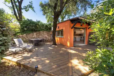 Image de 06bv2 : Joli cottage au calme avec piscine