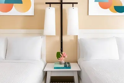 Image de Ocean View Two Double With Lanai at The Twin Fin Hotel