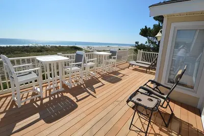 Image de Ocean Front 3 level home located in a peaceful section of Avalon Nj