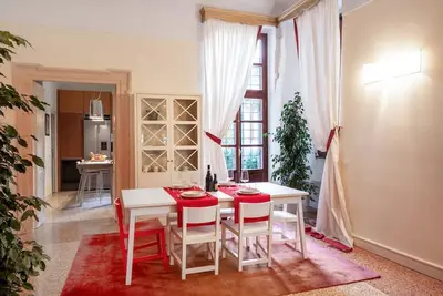 Image de Élégante résidence de Lugo dans un palais historique de Vérone