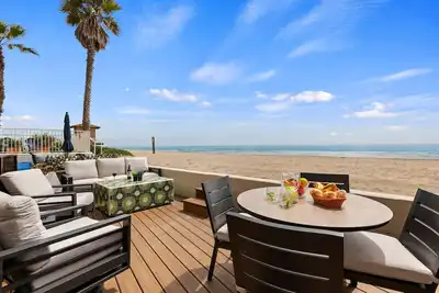 Image de 2br Beachfront Condo in Sunny Carpinteria