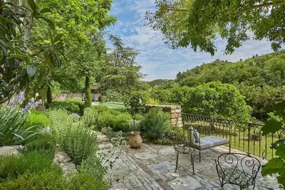 Image de Ecrin d'exception à Bonnieux avec 2 piscines - 8 pers.