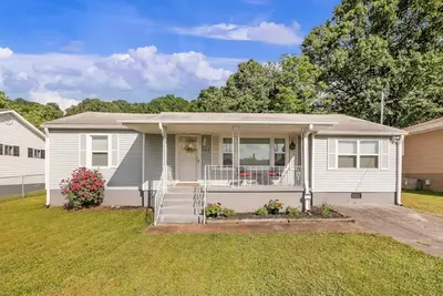 Image de Pets Welcome  - 5 Miles to Downtown Chattanooga; Quiet Neighborhood, Dog-friendly home w/Fence