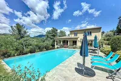 Image de Welcome to our charming rental home in Le Rouret,