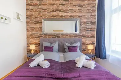 Image de working place, Disney+, 4k Tv, heart of Leipzig