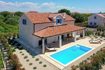 Image de Papa's court Mediterranean Pasman Villa with pool V