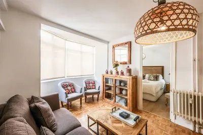 Image de Urban Oasis in Madrid: Steps from River Manzanares