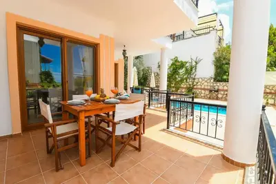 Kas Kalkan Luxury Apart with a Pool