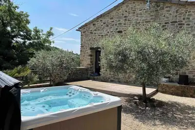 Image de Belle Maison en Pierre 8 Pers. Avec Spa, Bien Située en Ardèche Méridionale