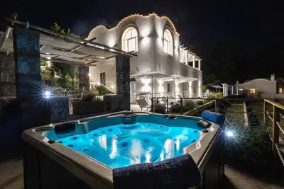 Image de Amore Rentals - Villa Olivella with Pool, Garden and Sea View