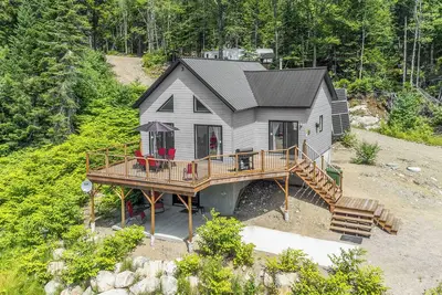 Image de Lac-Mercher-2  -  Chalet enchanteur avec terrasse et lac