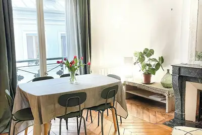 Image de Joli Appartement au Coeur des Batignolles, Idéal Pour Sillonner Paris en Famille