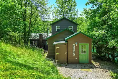 Image de Lakeside Cabin | Fish Swim Kayak