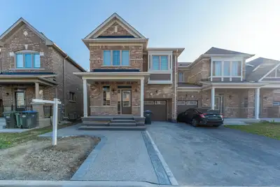 Image de Stylish & Luxe ~ 4br, 3. 5wr ~ Brampton
