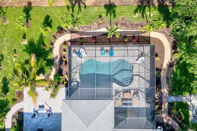 Image de Luxury Getaway | Saltwater Pool, Fire Pit & Games!