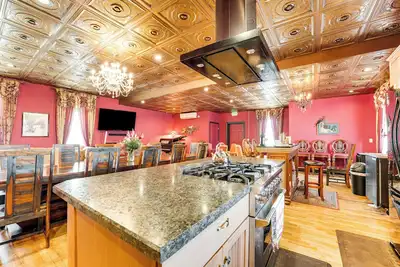 Image de Saloon-Style Prosser Loft in Wa Wine Country!