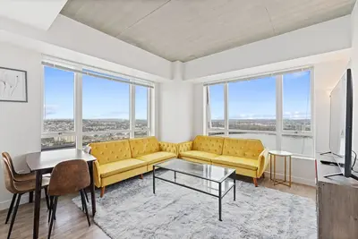 Image de Lake View Amazing 2br 2ba Condo, W/D In unit