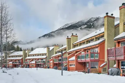 Image de 3 Bedroom Centrally Located Ski In/Ski Out Condo in Panorama