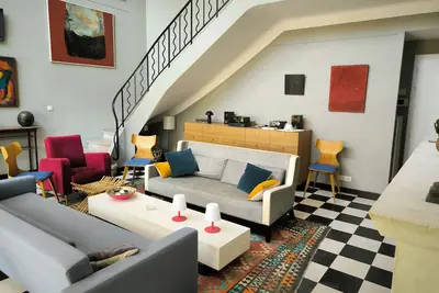 Image de Grande Villa Années 50 Rénovée Jardin 3500 m2 Ceinture Verte à 10 mns Intramuros