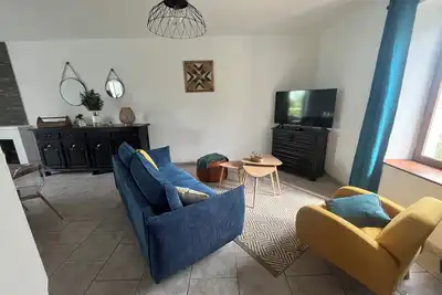 Image de Jolie Maison de Campagne Rénovée à Proximité de Sentiers de Randonnée