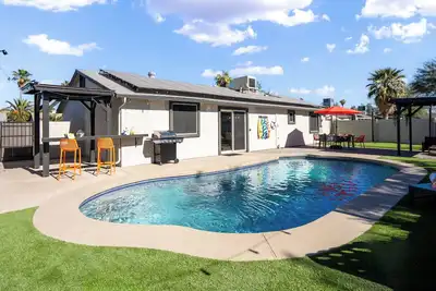 Image de North Phoenix Oasis - Heated Pool, Pool Table, Arcade Games, and Putting Green!