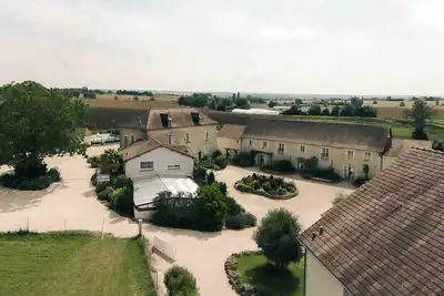Image de Gite pour 6 pers. avec 2 piscines dans un domaine