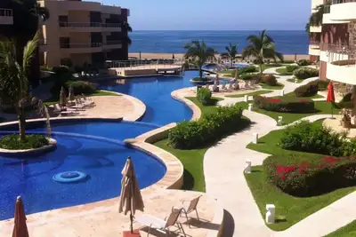 Image de Stunning Ocean Front Mexican Condominium on Playa Coco Beach