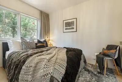 Image de Eclectic Fitzroy Living In Trendy Renovated Apt