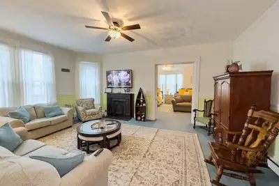 Image de Stay in Style! Family Getaway by the Erie Shores