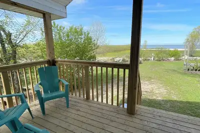 Image de Lakefront Cabin
