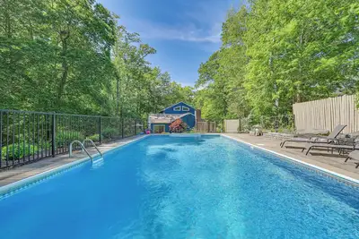 Image de Cozy Woodland Home! Ski & Hike Coastal Connecticut