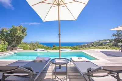 Image de Villa \"La Louisière\" avec vue sur mer sur le Golfe de Saint-Tropez et à 4 min de la plage