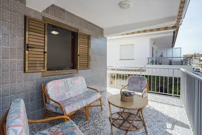 Image de Appartement 'Apartamento En Playa Acogedor' avec terrasse privée, Wi-Fi et climatisation