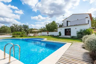 Image de Maison de campagne \"Mas Del Sandungo\" avec vue sur les montagnes, piscine privée et Wi-Fi