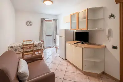 Image de Studio 'Appartamento Monolocale 1' avec vue sur la montagne, jardin partagé et Wi-Fi