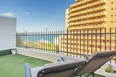 Image de Appartement 'Beach View Challenge' avec vue sur la mer, Wi-Fi et climatisation