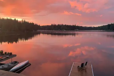 Image de Newly listed as fulltime Vrbo! Beautiful lakefront home for you and your guests!