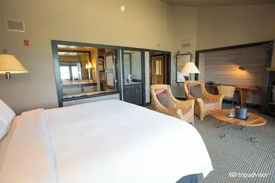 King Room Near Tesla Destination Charger Wdc