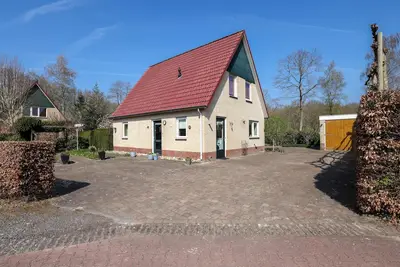 Image de Grande maison individuelle avec jardin privé