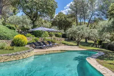 Image de Villa de charme Luberon • Vue Imprenable • Piscine • 4 Suites
