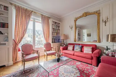 Image de Haussmannian Heights, by Veeve