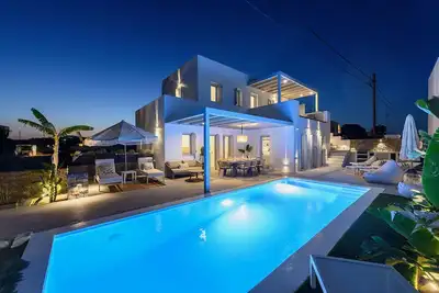 Image de Brand-New Luxurious Private Seafront Villa with Private Pool right on the sea