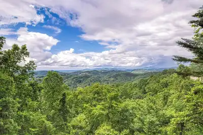 Image de Mountain Views, Pool Table, Hot Tub, Sleeps 8