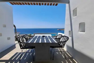 Image de Superior Apartment 14- Sea View, Shared Infinity pool, Pool Bar, Gym