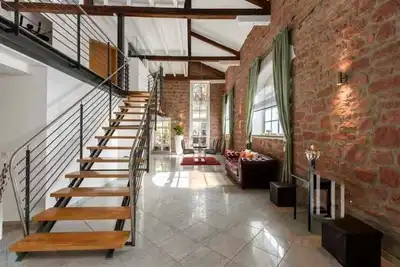 Außergewöhnliches Loft mit Grenzenloser Freiheit und Authentischem Flair